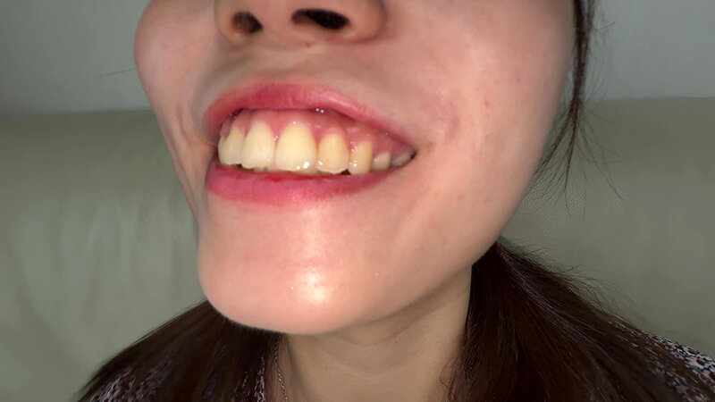 「【水月みお】素人お姉さんをナンパ!初めての喉奥体験と舌・八重歯観察の個人撮影動画」のサンプル画像5枚目