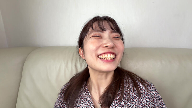 「【水月みお】素人お姉さんをナンパ!初めての喉奥体験と舌・八重歯観察の個人撮影動画」のサンプル画像8枚目