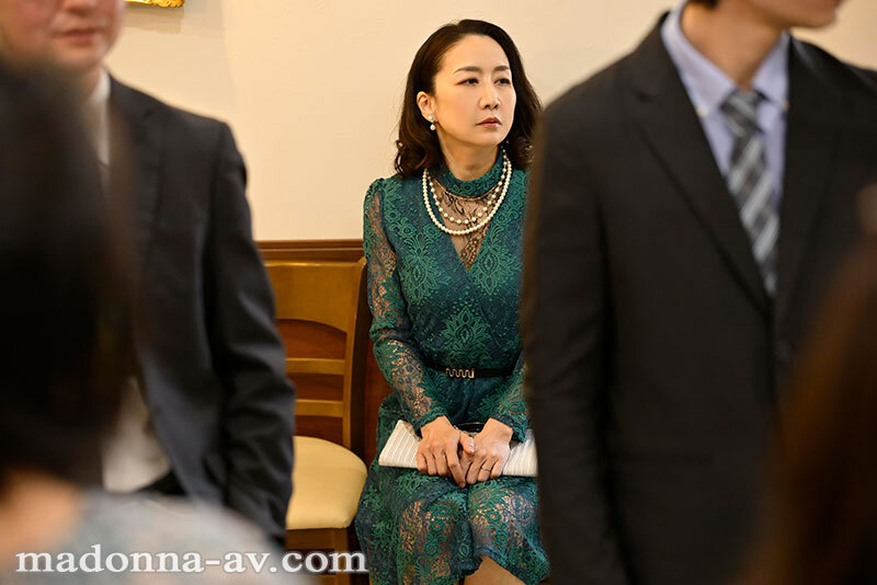 「瀬尾礼子が魅せる人妻の不倫情事|同窓会で再会した熟女の中出し逢瀬ドラマ」のサムネイル
