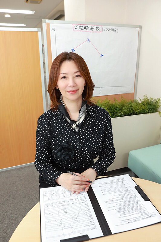 「町工場のツンデレ元ヤン娘から結婚相談所の世話好きおばちゃんまで!働く女10人の職業別SEXファイル(16)」のサンプル画像2枚目