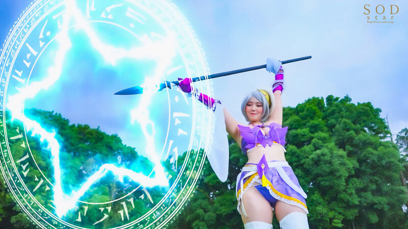 「恋渕ももなが爆乳コスプレで魅せる異世界ファンタジー！巨乳フェチ必見の濃厚プレイ」のサンプル画像4枚目