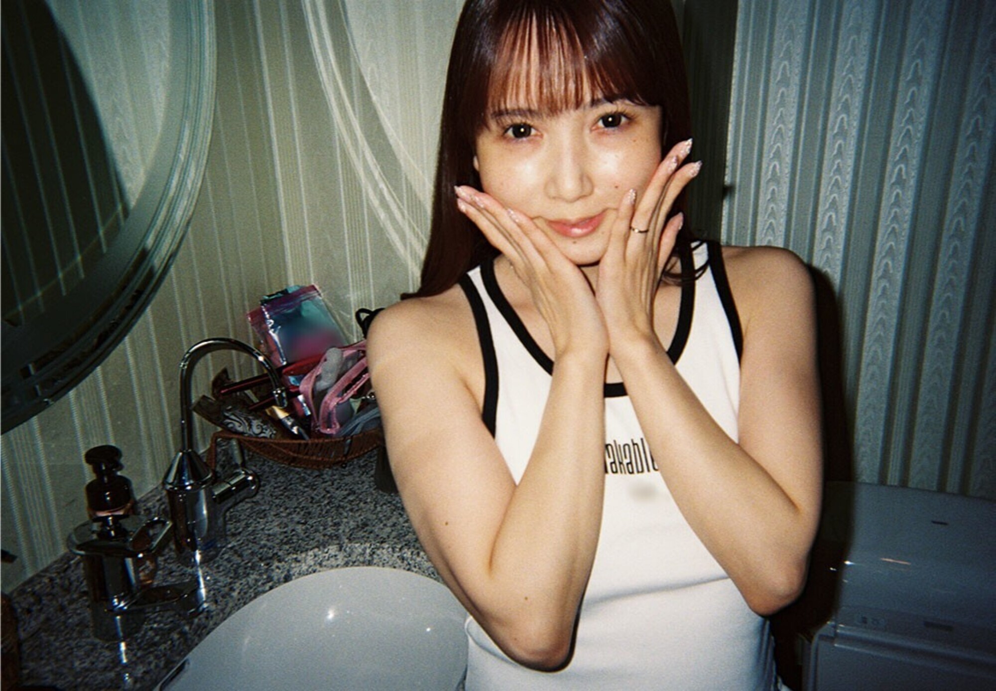 「自宅で潮吹きしたくないからラブホで思いっきり潮吹きしたい!人妻セフレ友田彩也香と夜から朝にかけて1泊2日のイチャびちゃ不倫デート」のサンプル画像2枚目