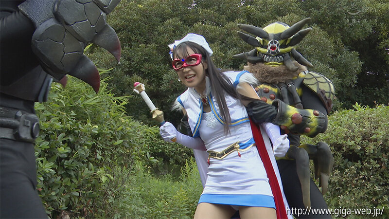 「楠木花菜が魅せる女戦士ヒロイン陥落!魔法美少女戦士フォンテーヌの壮絶バトル」のサンプル画像4枚目