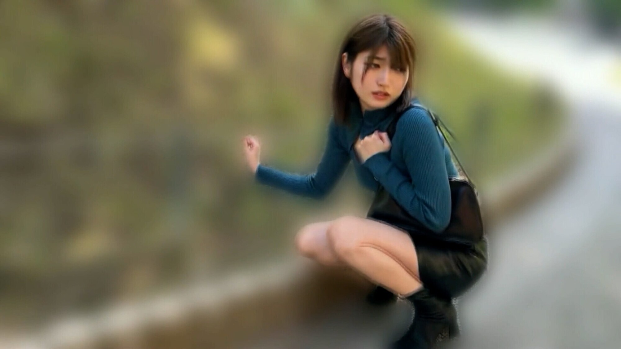 「リモバイ散歩！街中で4人の女と絶頂恥●プレイ！ VOL.3」のサンプル画像13枚目