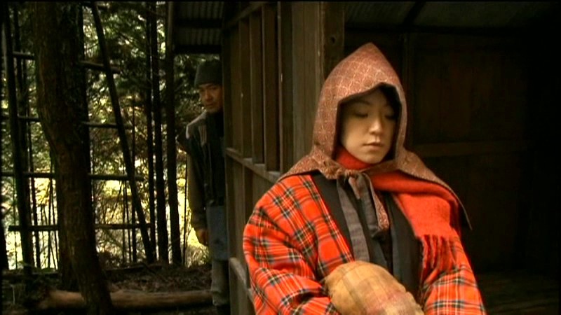 「虹野加奈・雪平あい他 人妻熟女が魅せる昭和エロス こたつ・いろりで繰り広げる冬の情事」のサムネイル