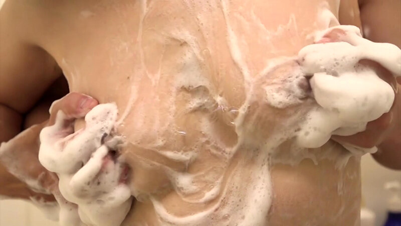 「【北村敏世】還暦熟女お母さんの濃厚フェラ奉仕！スレンダー美熟女との禁断の同居生活」のサンプル画像14枚目