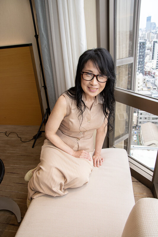 「【素人熟女】60歳人妻の本気浮気ハメ撮り!巨乳規子さんの情熱セックス第2弾」のサンプル画像2枚目