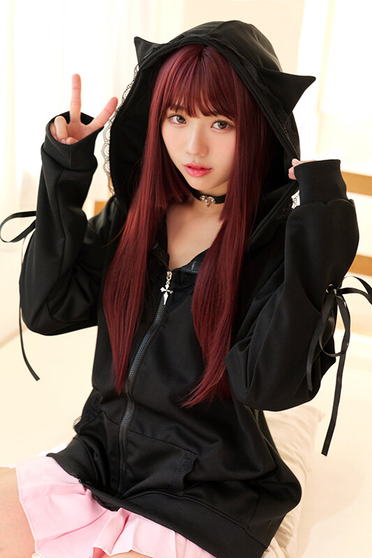 「【素人コスプレイヤー】敏感すぎる痴女レイヤーと3P中出し撮影会!淫乱コスプレ女子の本気SEX」のサムネイル