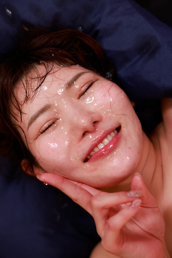 「高城なぎさ・櫻茉日が大量顔射プレイに挑戦!人気女優のぶっかけ作品を徹底レビュー」のサンプル画像18枚目