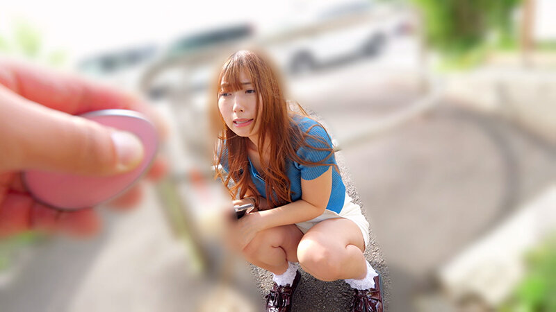 「逢沢みゆの野外露出ハメ撮りデート！巨乳×巨尻美女が恥じらいながら大胆プレイ」のサンプル画像2枚目