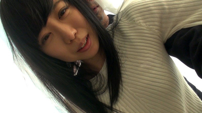 「宮村ななこのハメ撮り動画｜長身スレンダー巨乳美女がミニスカ姿で魅せる恥じらいプレイ」のサンプル画像9枚目