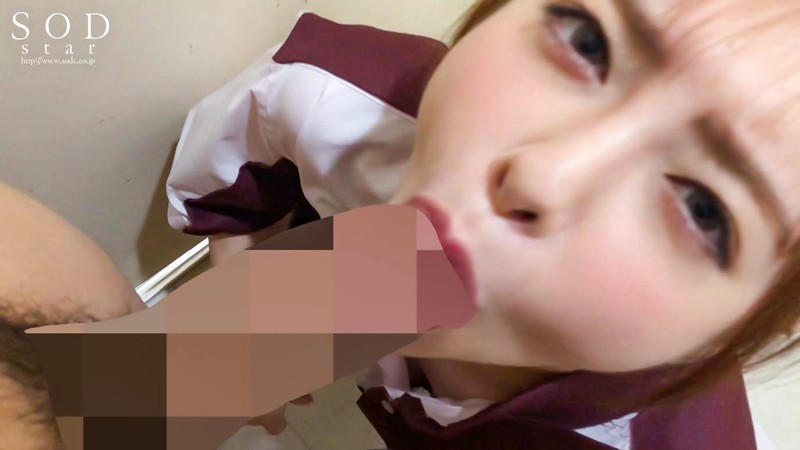 「【小倉由菜】憑依プレイで過激バカッター再現！話題の企画系AVで20連発の衝撃展開」のサンプル画像7枚目