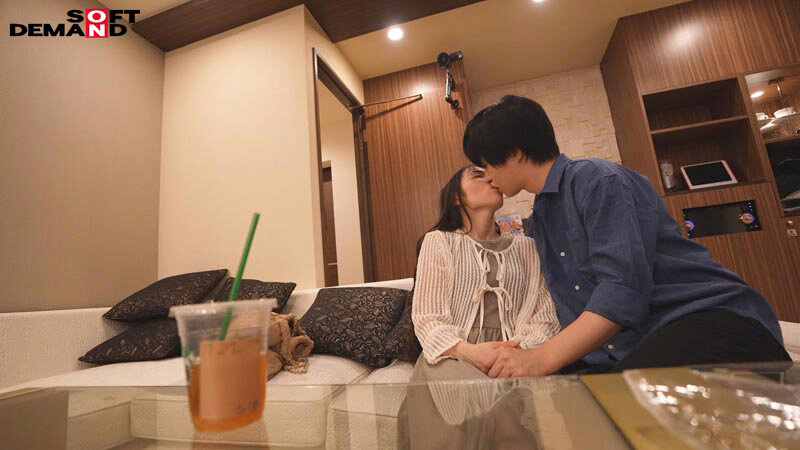 「玉井晴香 スレンダー人妻がフェラ＆ごっくん初体験！敏感ママのハメ撮りSEX」のサンプル画像12枚目