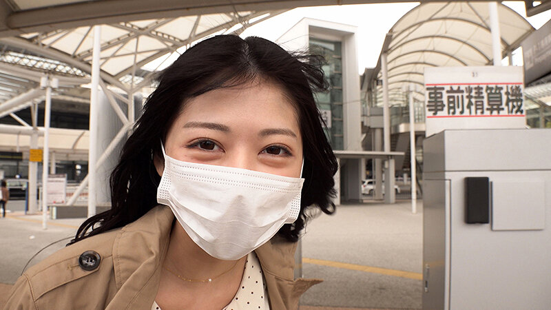 「スレンダー美人CAとホテルでハメ撮り中出し！スチュワーデスコスプレの濃厚プレイ」のサンプル画像7枚目