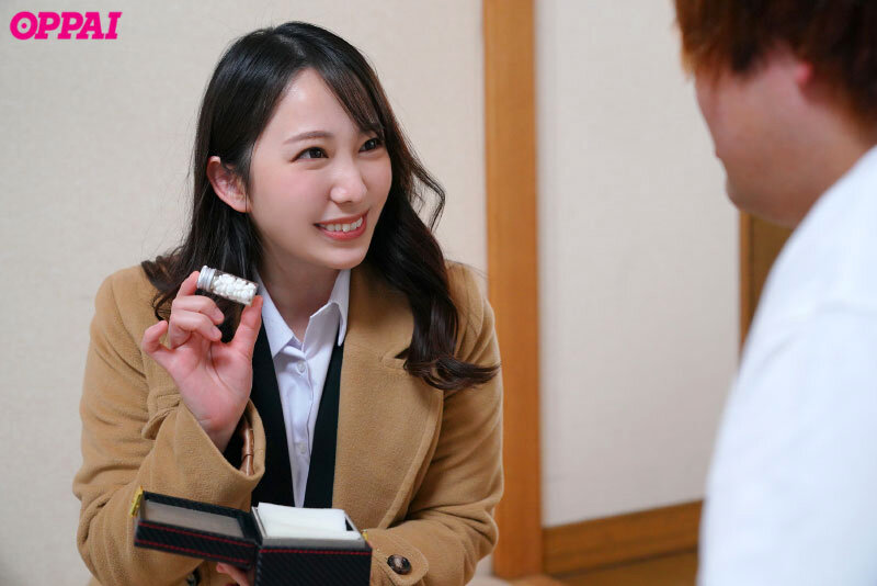 「巨乳痴女・弥生みづきの騎乗位×淫語責め!中出しまで求める濃厚セールステクニック」のサンプル画像2枚目