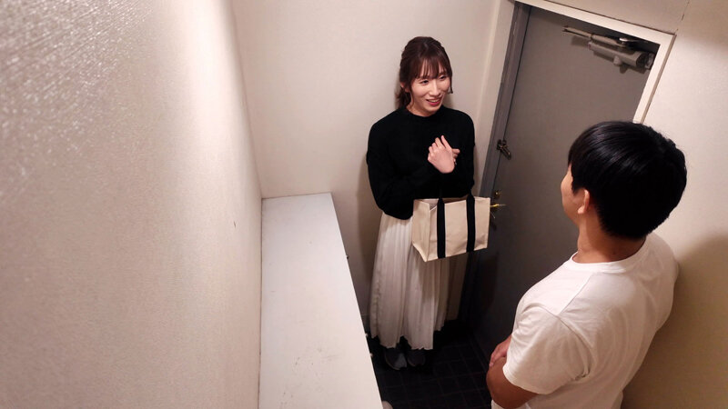 「春澤りお ニューハーフデリヘル嬢の着替えを盗撮！男の娘の秘密を覗き見する興奮映像」のサムネイル