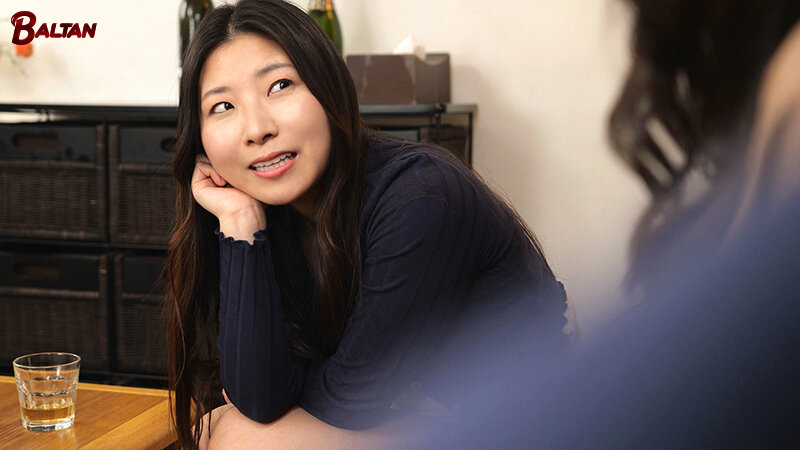 「田所百合・綾瀬なつが魅せる熟女痴女ママ友スワッピング！3P乱交フェラで旦那交換パーティ」のサムネイル