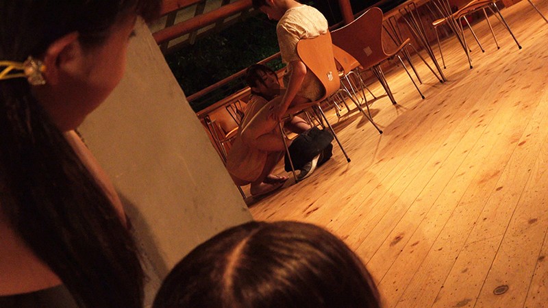 「【ミニ系・微乳美少女】野外露出キャンプで乱交体験！夏の開放的なお漏らしプレイ全記録」のサンプル画像8枚目