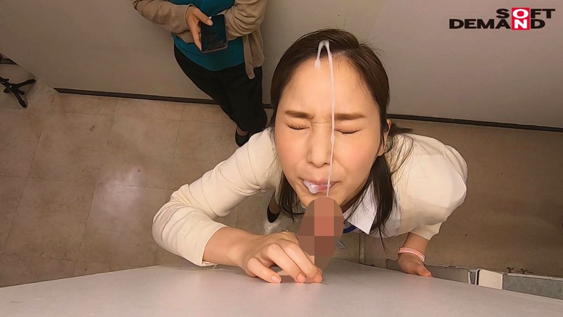 「美谷朱里・黒川すみれら人気女優8名が魅せるOLごっくんフェラ！オフィスで誘惑する美女たち」のサンプル画像15枚目